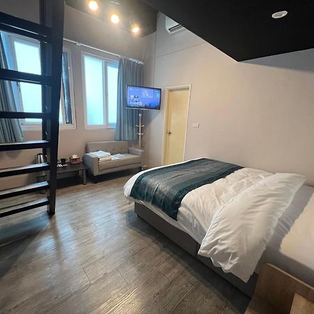 Mu-In Hotel Kaohsiung Bagian luar foto