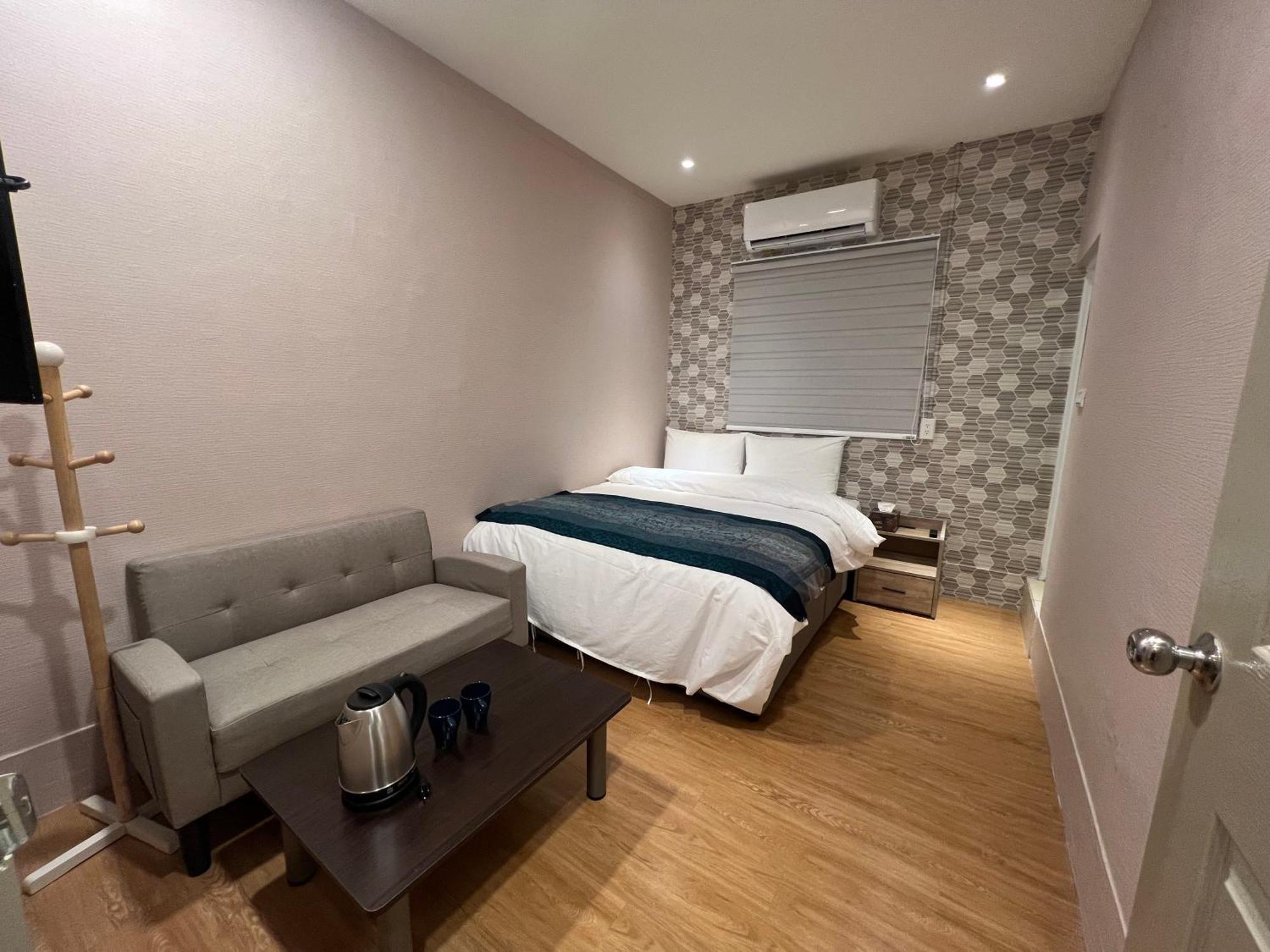 Mu-In Hotel Kaohsiung Bagian luar foto