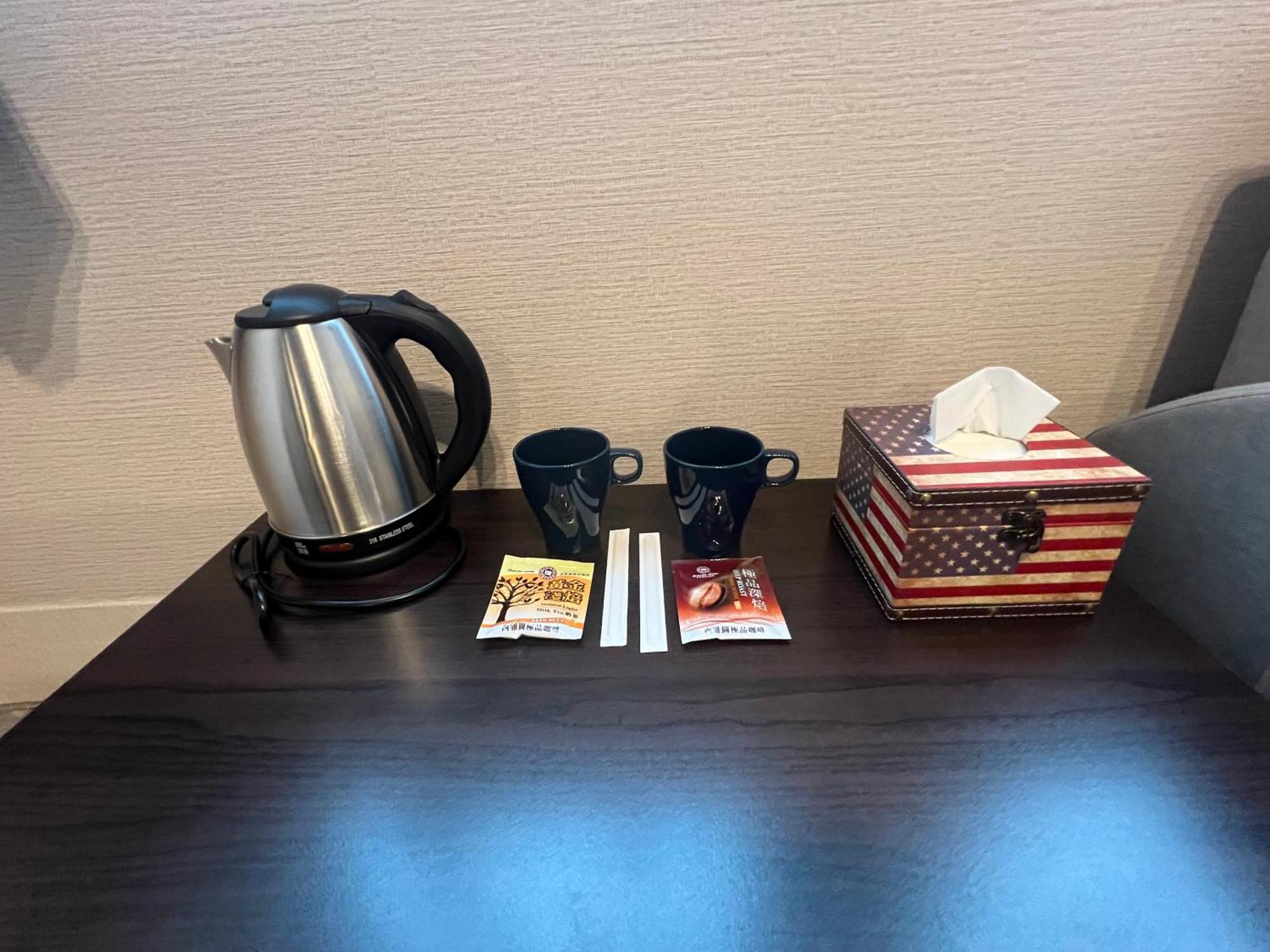 Mu-In Hotel Kaohsiung Bagian luar foto