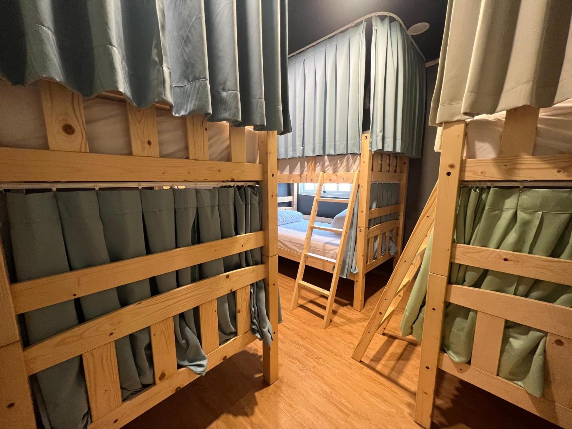 Mu-In Hotel Kaohsiung Bagian luar foto
