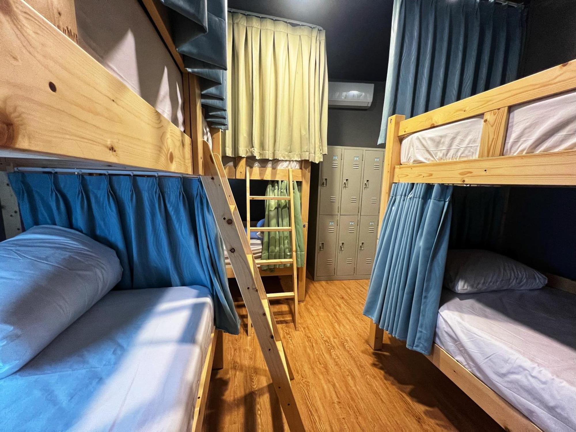 Mu-In Hotel Kaohsiung Bagian luar foto