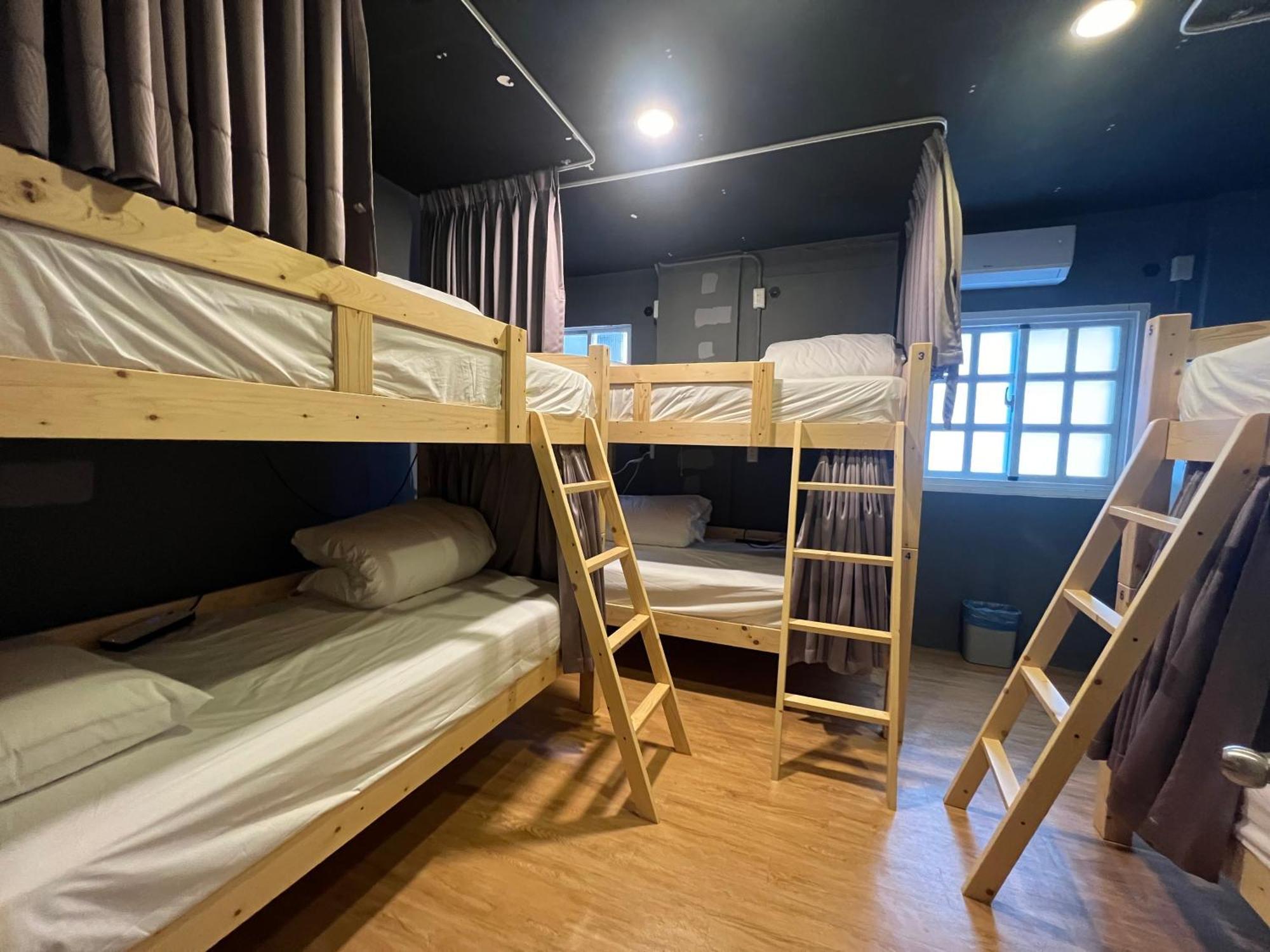 Mu-In Hotel Kaohsiung Bagian luar foto